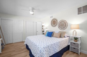 3 bedrooms, iron/ironing board, WiFi, bed sheets