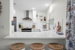 Mikrowelle, Ofen, Herdplatte, Geschirrspüler