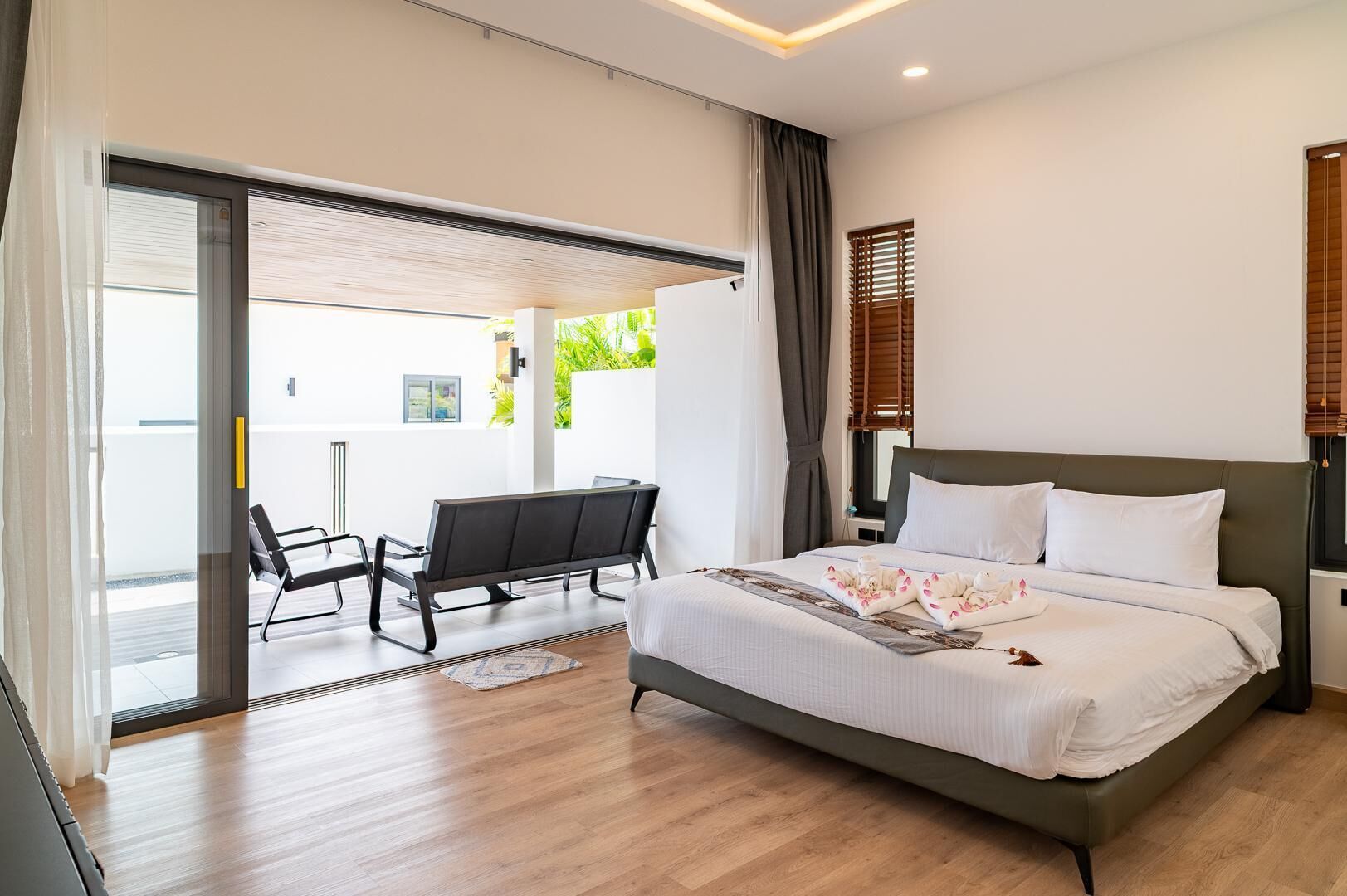 Vila, vista para o mar | Cofres nos quartos, espaço de trabalho para notebook, cortinas blackout