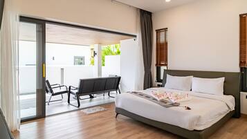 Vila, vista para o mar | Cofres nos quartos, espaço de trabalho para notebook, cortinas blackout