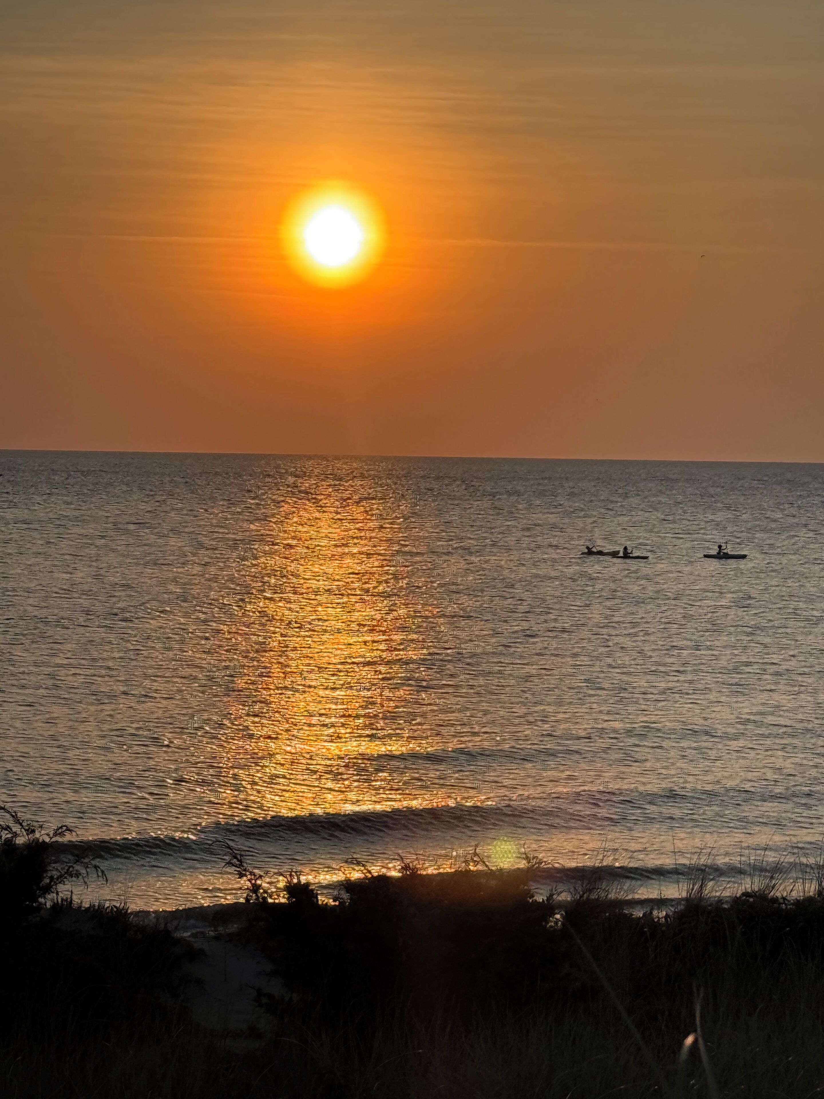 Beach nearby, sun-loungers, beach towels