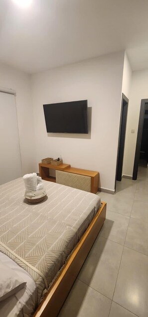 3 chambres, fer et planche à repasser, Wi-Fi gratuit, draps fournis