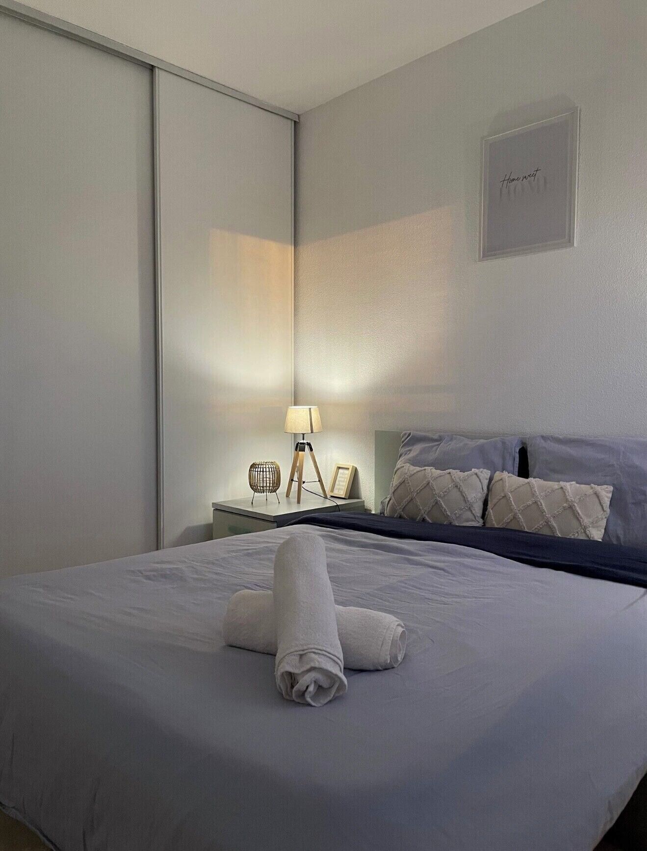 1 غرفة نوم ومكواة/لوح كي وخدمة الإنترنت وملاءات أسرّة