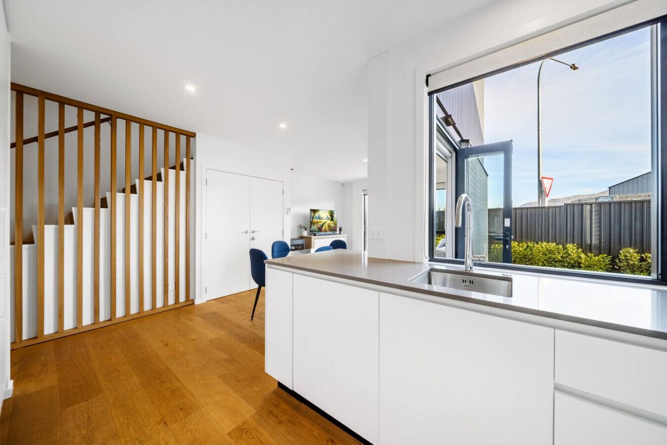 المنشأة من الداخل