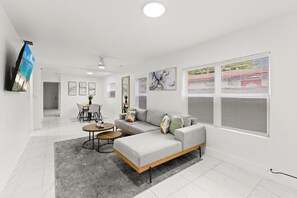 تلفزيون ذكي