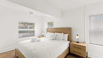 3 bedrooms, desk, iron/ironing board, free WiFi