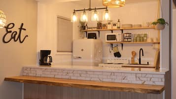 Micro-ondes, four, plaque de cuisson, lave-vaisselle