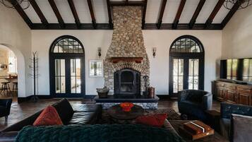 Fireplace, DVD player