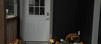 Waterfront 2 room cabin