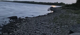 Waterfront 2 room cabin