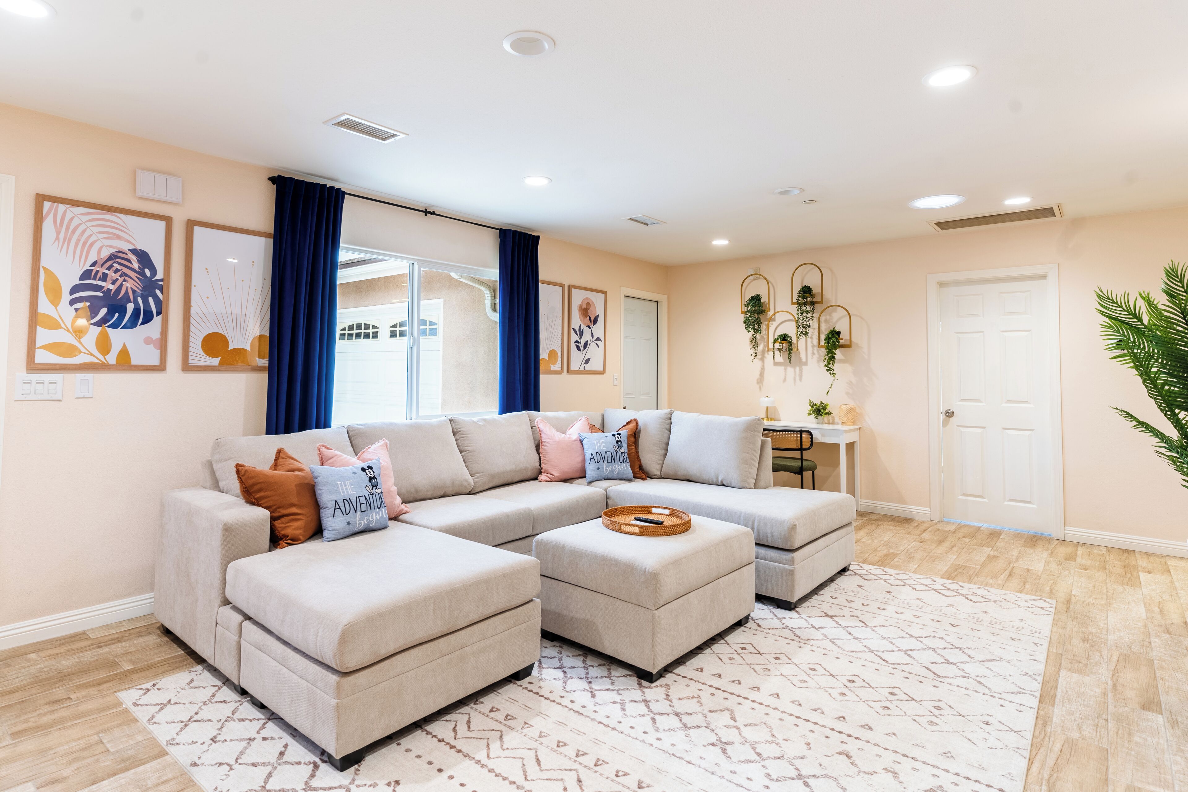 Magical Luxe Dream Home W/ Game Room - Near Disneyland - Stanton, CA