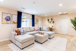 Smart-TV, fotballspill og bordtennis