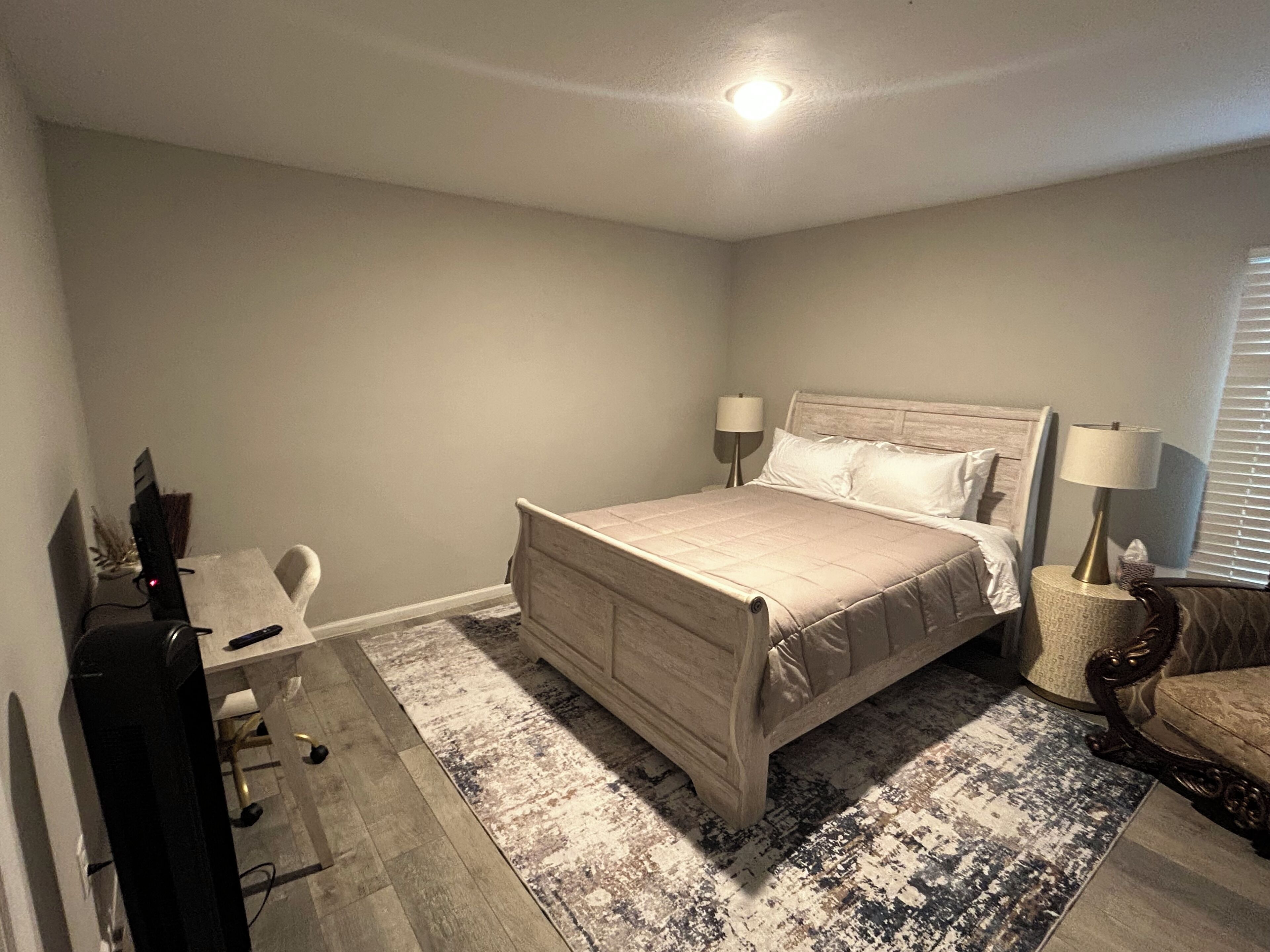 3 habitaciones, caja de seguridad en la habitación y escritorio 