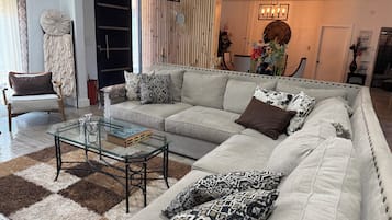 TV, lareira
