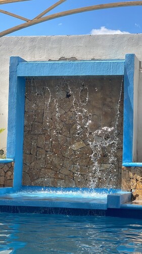 Spacious 3-bedroom house in serene Piedras Negras with AC and pool