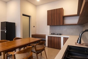 Family Villa, Patio, Pool View | Private kitchen - Villa Litan seminyak (Seminyak)
