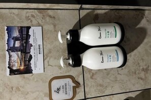 Bathroom amenities
