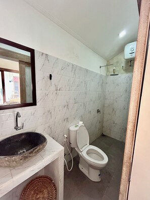 Quarto casal standard | Banheiro