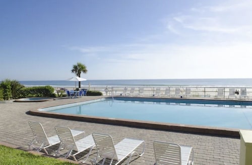 20% OFF!! - Amazing Ocean View King Bed Studio in Daytona!