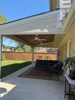 Terrace/patio - Welcome to Sweet Escape Sugar Land, your cozy home away from home! Close to NRG (Sugar Land)