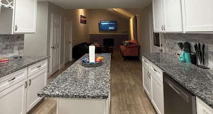 Welcome to Sweet Escape Sugar Land, your cozy home away from home! Close to NRG