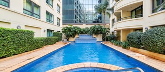 Sleek 1-bed by Jubilee Park With Pool