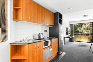 Apartment | Private kitchen | Cookware/dishes/utensils