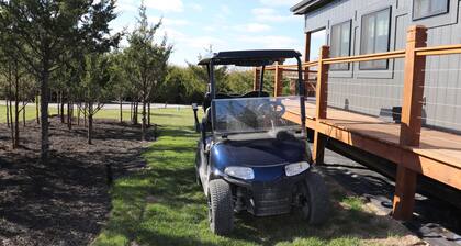 Romantic Getaway Cabin w/ Rooftop Spa, Fire Pit & Golf Cart