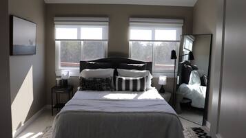 2 bedrooms, iron/ironing board, free WiFi, bed sheets