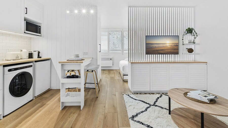 Studio3: Chic Bondi Abode With Pool & A/C