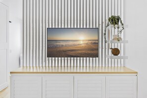 Living room - Studio3: Chic Bondi Abode With Pool & A/C (Sydney)