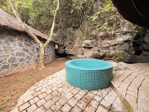 Deluxe Bungalow, Balcony, Garden View | In-room safe, laptop workspace, iron/ironing board, free WiFi