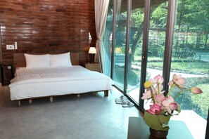 客房內保險箱、筆電工作空間、熨斗/熨衣板、免費無線上網