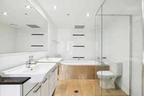 Apartment | Bathroom
