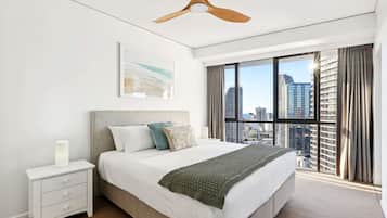 Apartment | 3 bedrooms, laptop workspace, iron/ironing board, bed sheets