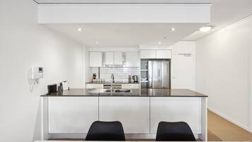 Apartment | Private kitchen | Dishwasher, cookware/dishes/utensils