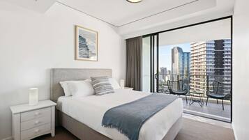 Apartment | 3 bedrooms, laptop workspace, iron/ironing board, bed sheets