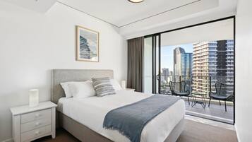 Apartment | 3 bedrooms, laptop workspace, iron/ironing board, bed sheets