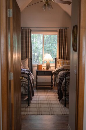 2 عدّة غرف نوم وواي فاي وملاءات أسرّة