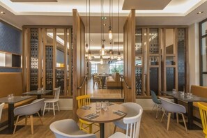 Restaurant - Hotel l'Elysee Val d'Europe (Serris)