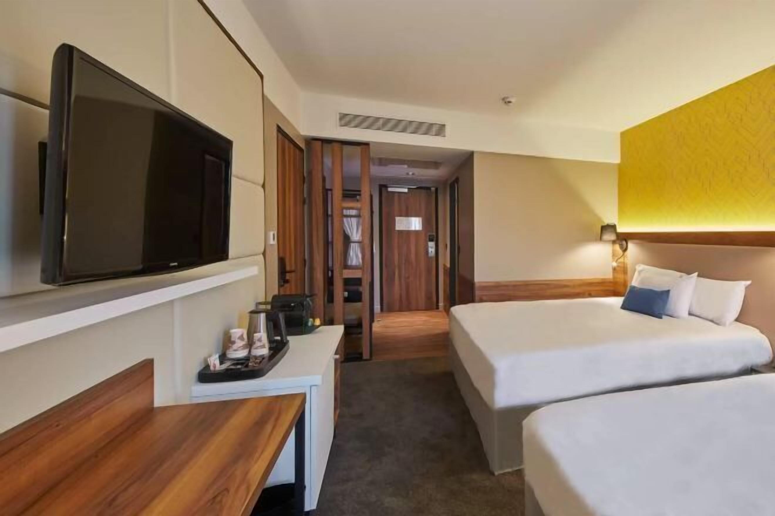 ベビーベッド、WiFi (無料)