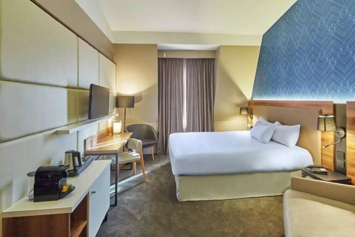 Cots/infant beds, free WiFi