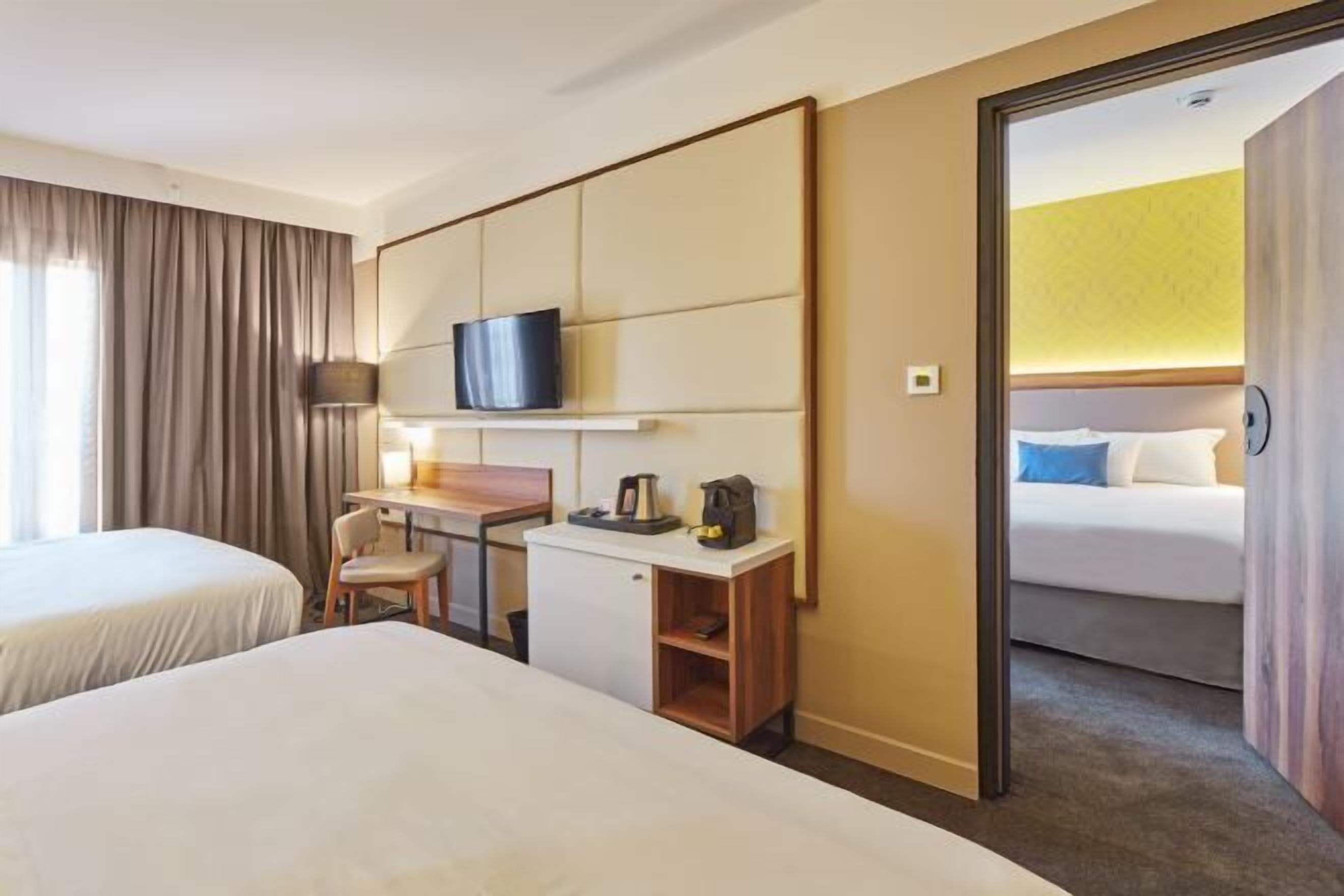 ベビーベッド、WiFi (無料)