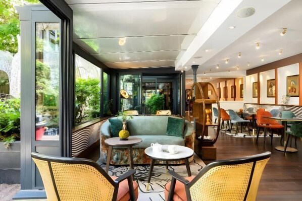 Interior - Atala Champs Elysees (Paris)