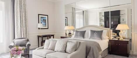 Cribs/infant beds