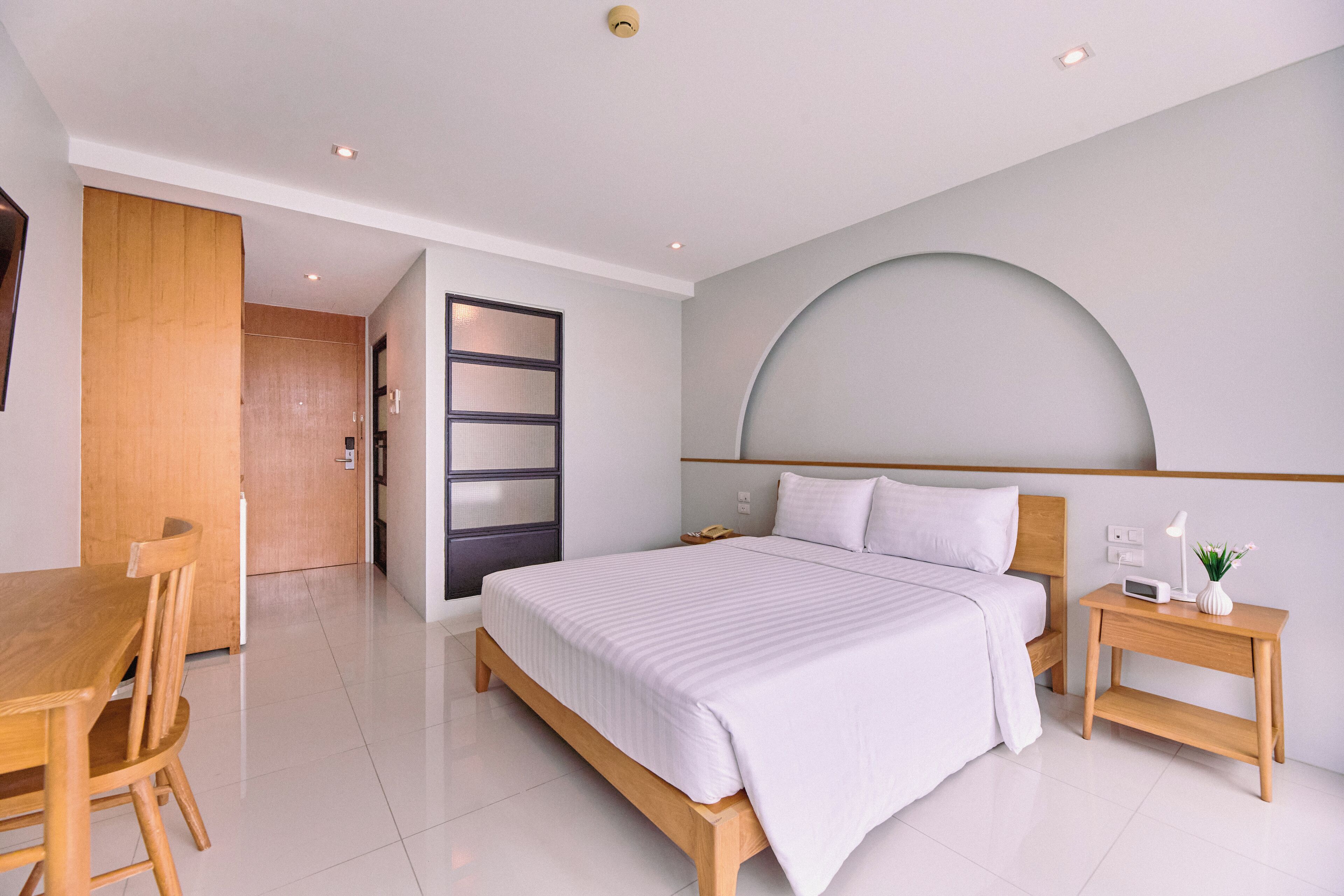 In-room safe, desk, laptop workspace, blackout curtains
