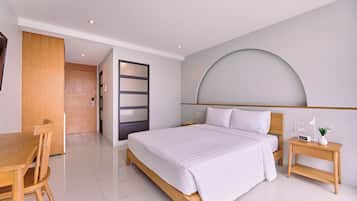 Superior Single Room, Balcony | In-room safe, desk, laptop workspace, blackout curtains