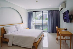 Superior Single Room, Balcony | In-room safe, desk, laptop workspace, blackout drapes - Go2bed Pattaya (Pattaya)