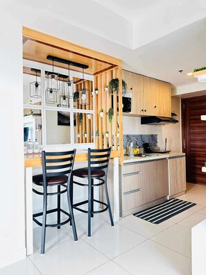 Superior-huoneisto, kaupunkinäköala | Yksityinen keittonurkkaus | Jääkaappi, vedenkeitin