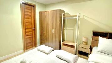 Kondo Deluks, balkon, pemandangan laut sebagian | Wi-Fi gratis